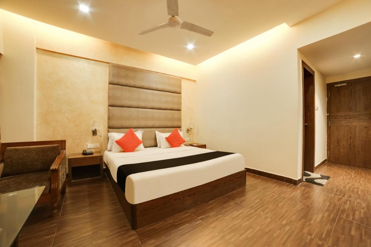 Capital O 61351 Waii International Bhalukpung Ngoại thất bức ảnh