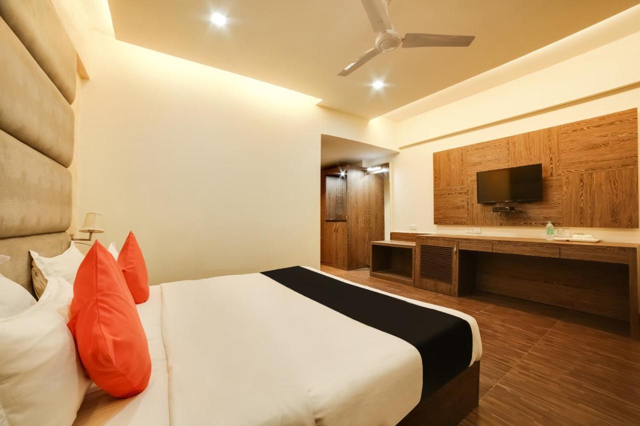 Capital O 61351 Waii International Bhalukpung Ngoại thất bức ảnh