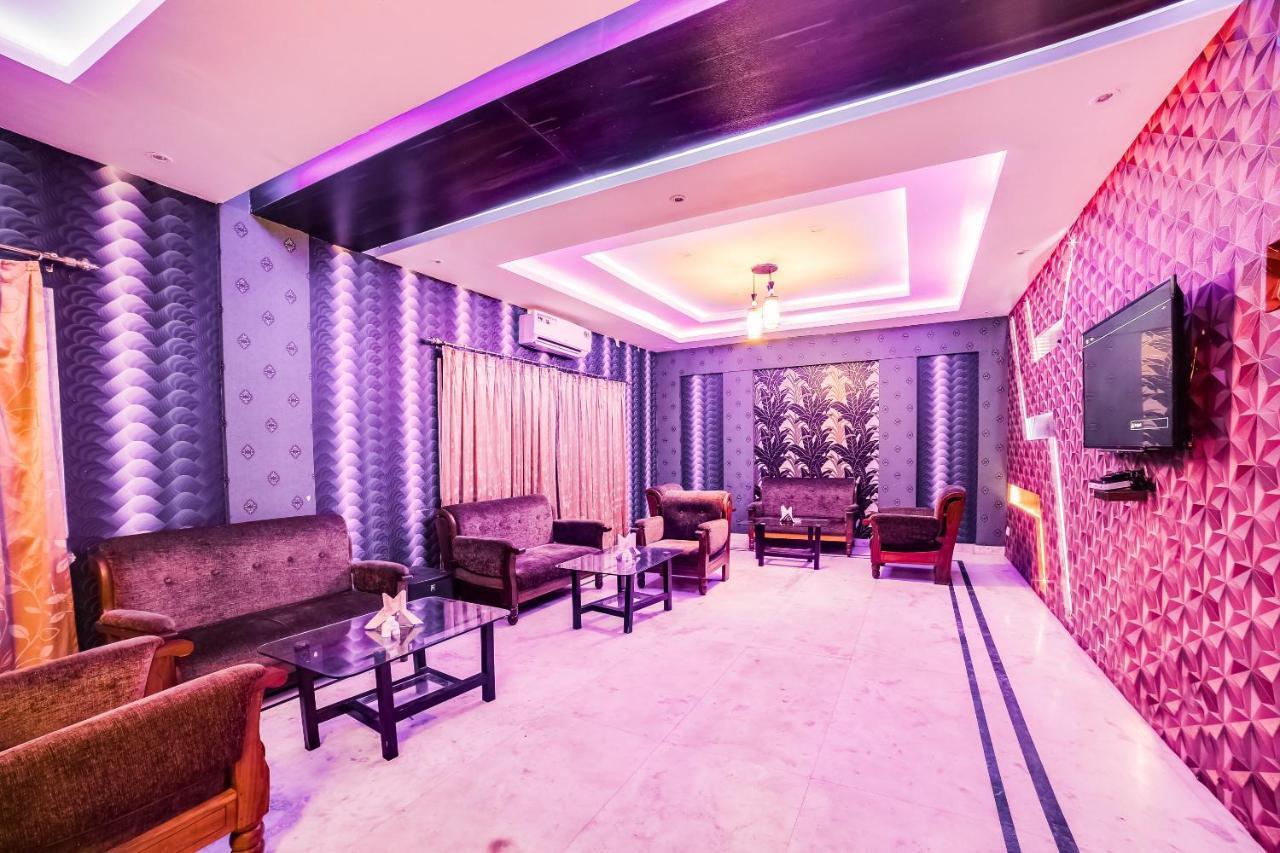 Capital O 61351 Waii International Bhalukpung Ngoại thất bức ảnh