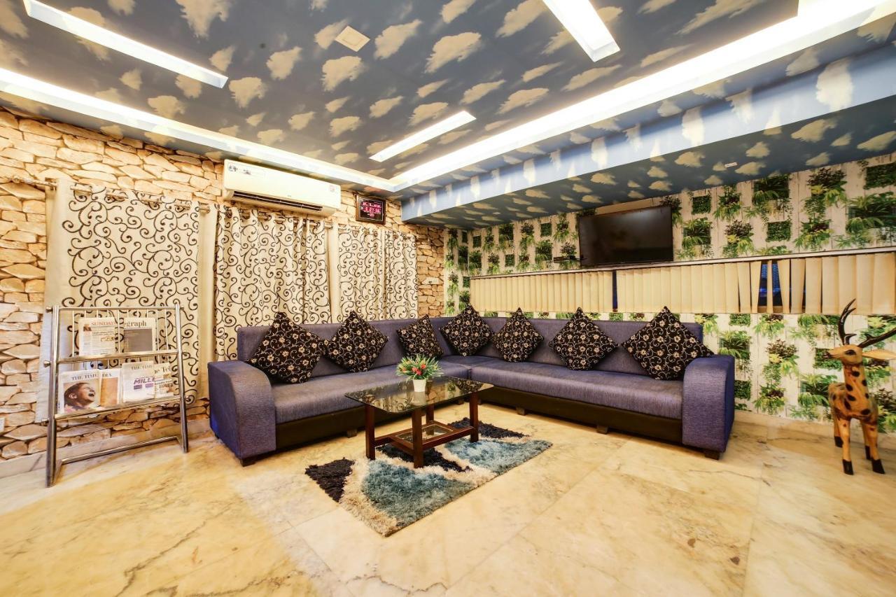 Capital O 61351 Waii International Bhalukpung Ngoại thất bức ảnh