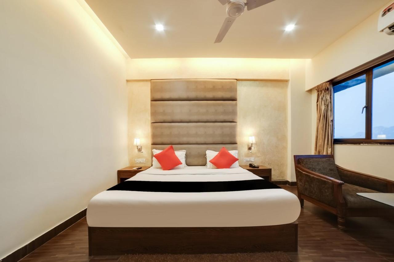 Capital O 61351 Waii International Bhalukpung Ngoại thất bức ảnh