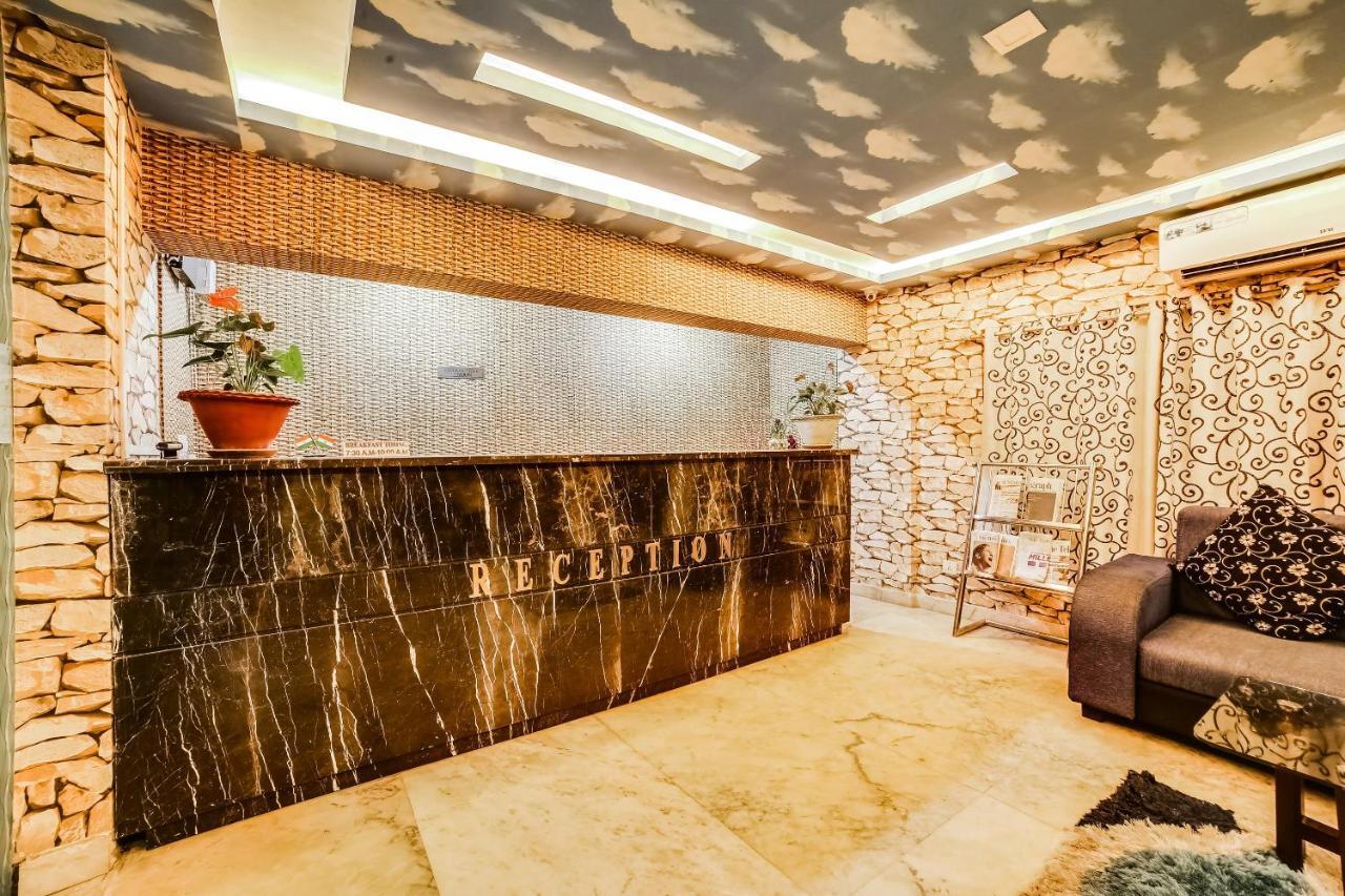 Capital O 61351 Waii International Bhalukpung Ngoại thất bức ảnh