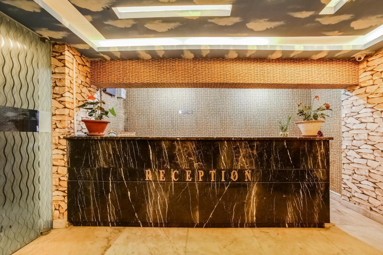 Capital O 61351 Waii International Bhalukpung Ngoại thất bức ảnh