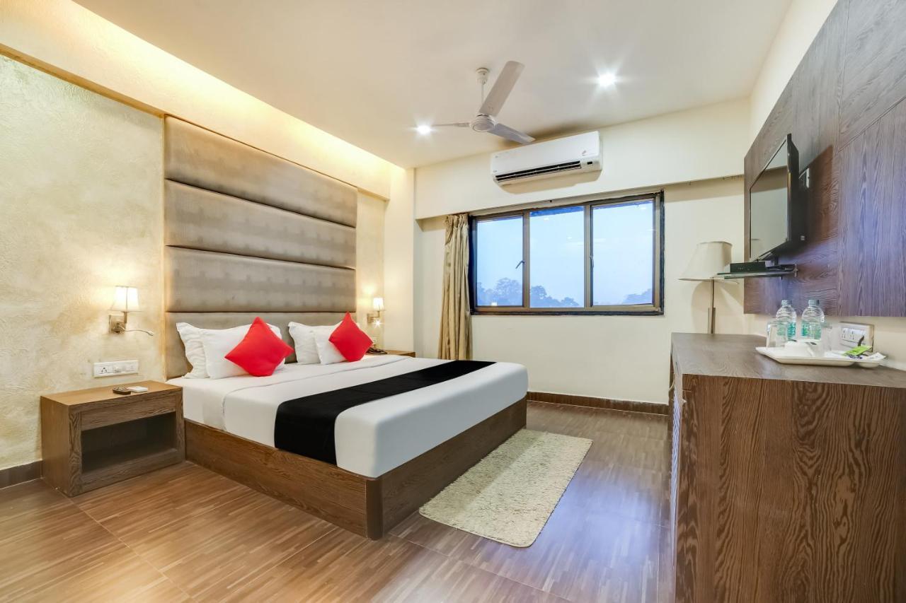 Capital O 61351 Waii International Bhalukpung Ngoại thất bức ảnh