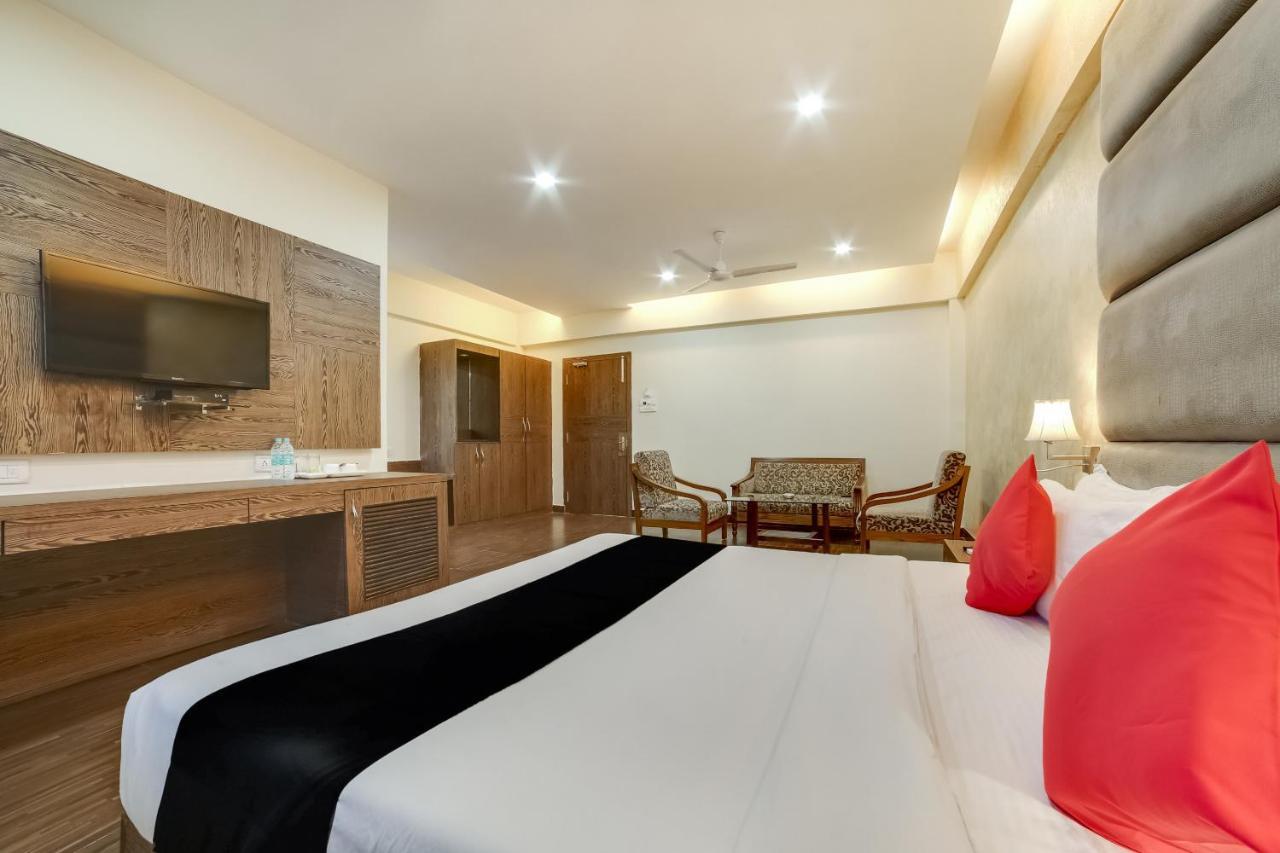 Capital O 61351 Waii International Bhalukpung Ngoại thất bức ảnh