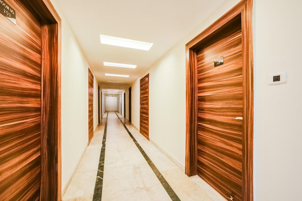 Capital O 61351 Waii International Bhalukpung Ngoại thất bức ảnh